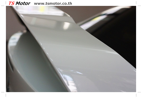 Mitsu Lancer EX white painting service center Mitsu Lancer EX white painting service center