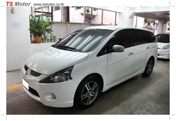 สีขาวมุก mitsubishi spacewagon สีขาวมุก mitsubishi spacewagon