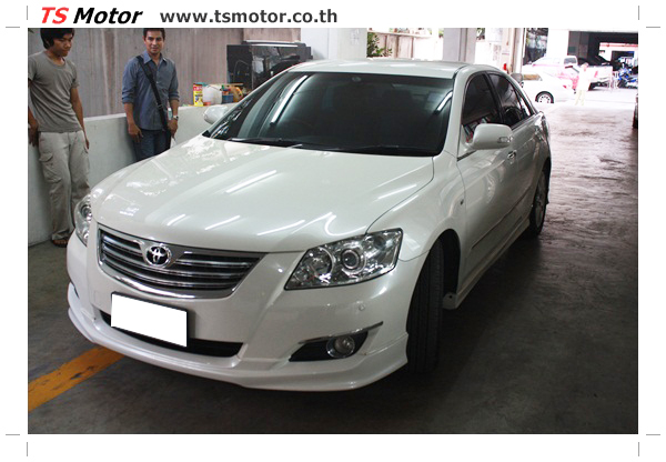 Toyota Camry 2008 White Pearl painting service center Toyota Camry 2008 White Pearl painting service center