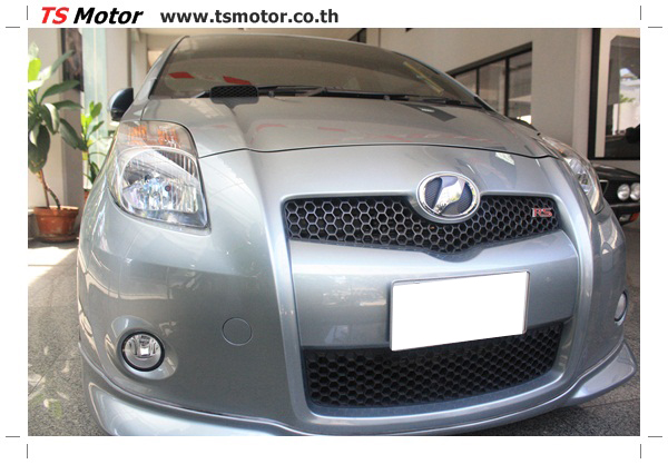 Toyota Yaris ขาวมุก painting service center Toyota Yaris ขาวมุก painting service center