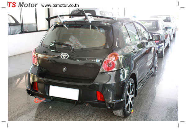 Toyota Yaris paint repair service Toyota Yaris paint repair service